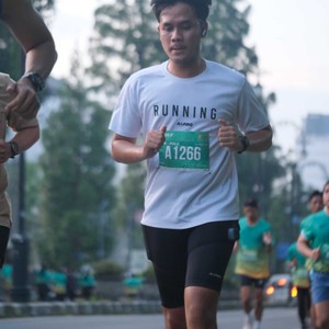 Race photo from BAUR RUN 2025