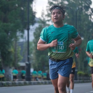 Race photo from BAUR RUN 2025