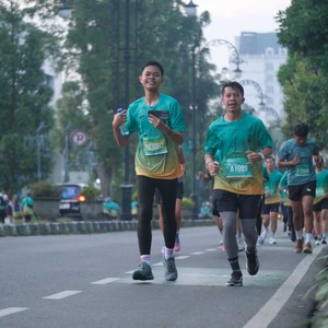 Race photo from BAUR RUN 2025