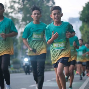 Race photo from BAUR RUN 2025