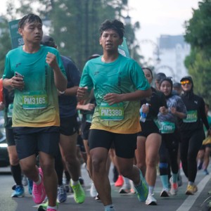Race photo from BAUR RUN 2025