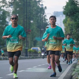 Race photo from BAUR RUN 2025