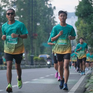 Race photo from BAUR RUN 2025