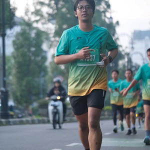 Race photo from BAUR RUN 2025
