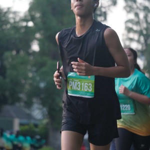 Race photo from BAUR RUN 2025