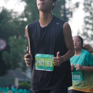 Race photo from BAUR RUN 2025