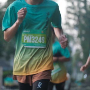 Race photo from BAUR RUN 2025