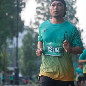 Race photo from BAUR RUN 2025
