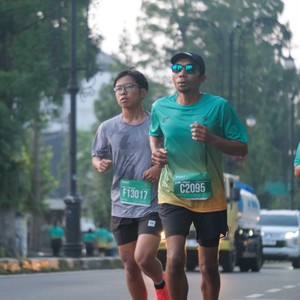 Race photo from BAUR RUN 2025