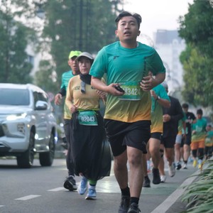 Race photo from BAUR RUN 2025