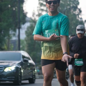 Race photo from BAUR RUN 2025