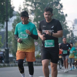 Race photo from BAUR RUN 2025