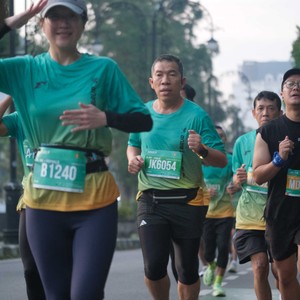 Race photo from BAUR RUN 2025