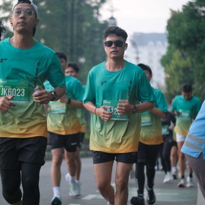 Race photo from BAUR RUN 2025