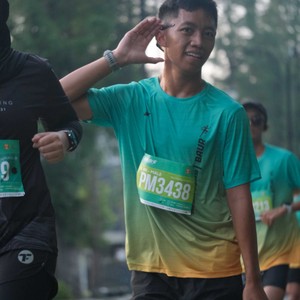 Race photo from BAUR RUN 2025