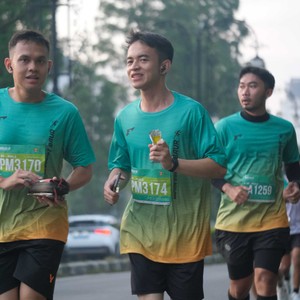 Race photo from BAUR RUN 2025