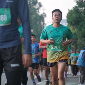 Race photo from BAUR RUN 2025