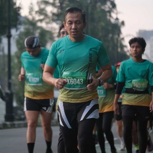 Race photo from BAUR RUN 2025