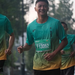 Race photo from BAUR RUN 2025