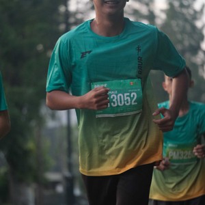Race photo from BAUR RUN 2025