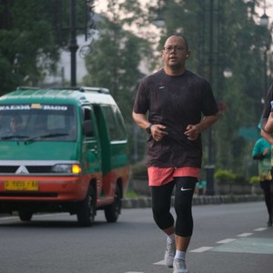 Race photo from BAUR RUN 2025