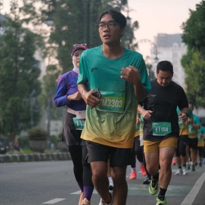 Race photo from BAUR RUN 2025