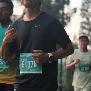 Race photo from BAUR RUN 2025