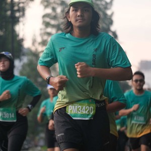 Race photo from BAUR RUN 2025