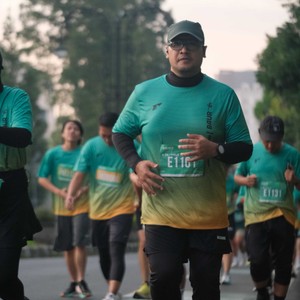 Race photo from BAUR RUN 2025