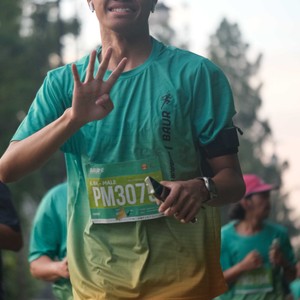 Race photo from BAUR RUN 2025