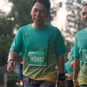 Race photo from BAUR RUN 2025
