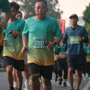Race photo from BAUR RUN 2025