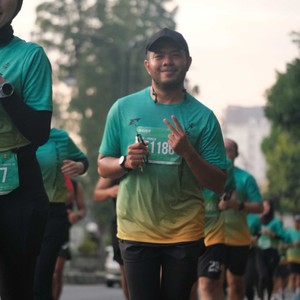 Race photo from BAUR RUN 2025