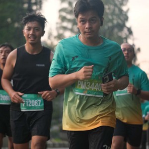 Race photo from BAUR RUN 2025