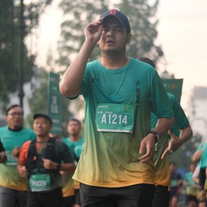 Race photo from BAUR RUN 2025