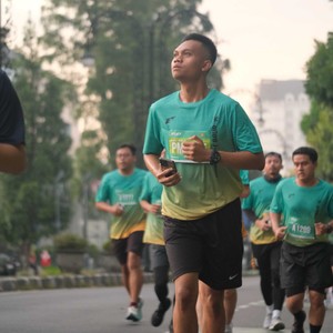 Race photo from BAUR RUN 2025
