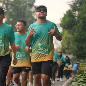Race photo from BAUR RUN 2025