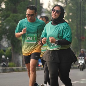 Race photo from BAUR RUN 2025
