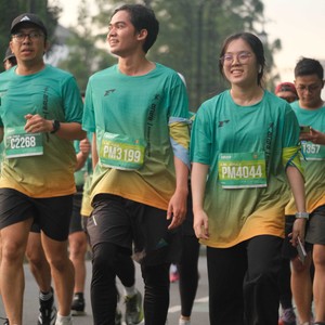 Race photo from BAUR RUN 2025