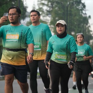 Race photo from BAUR RUN 2025
