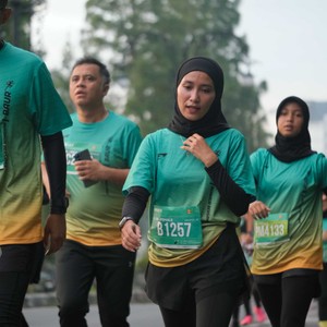 Race photo from BAUR RUN 2025