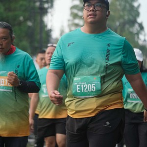 Race photo from BAUR RUN 2025
