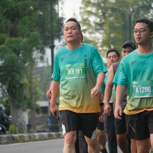 Race photo from BAUR RUN 2025