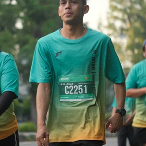 Race photo from BAUR RUN 2025