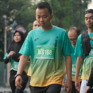 Race photo from BAUR RUN 2025
