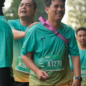 Race photo from BAUR RUN 2025