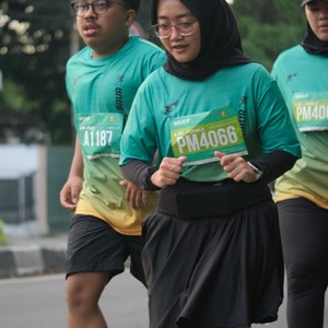 Race photo from BAUR RUN 2025