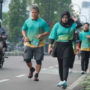 Race photo from BAUR RUN 2025