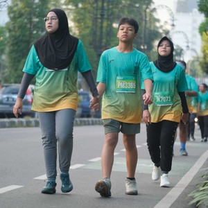 Race photo from BAUR RUN 2025