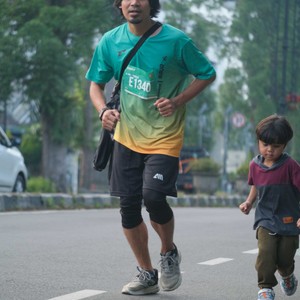 Race photo from BAUR RUN 2025